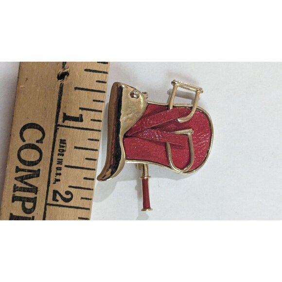 Vintage Equestrian Saddle Brooch Pin Gold-Tone With Red Enamel Accents horse - Picture 6 of 8